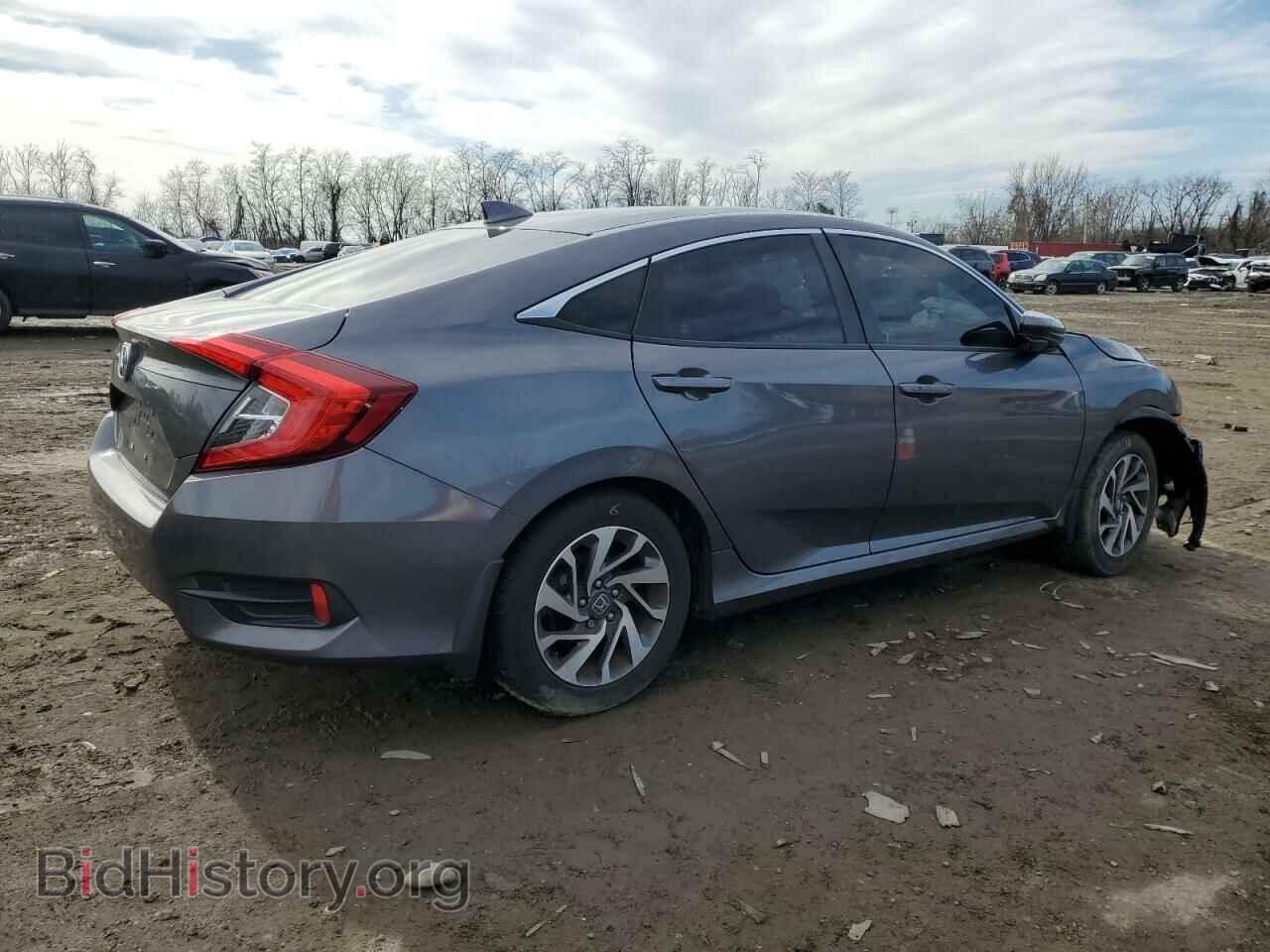 2018 HONDA CIVIC - VIN: 2HGFC2F72JH575443 - Фото 3