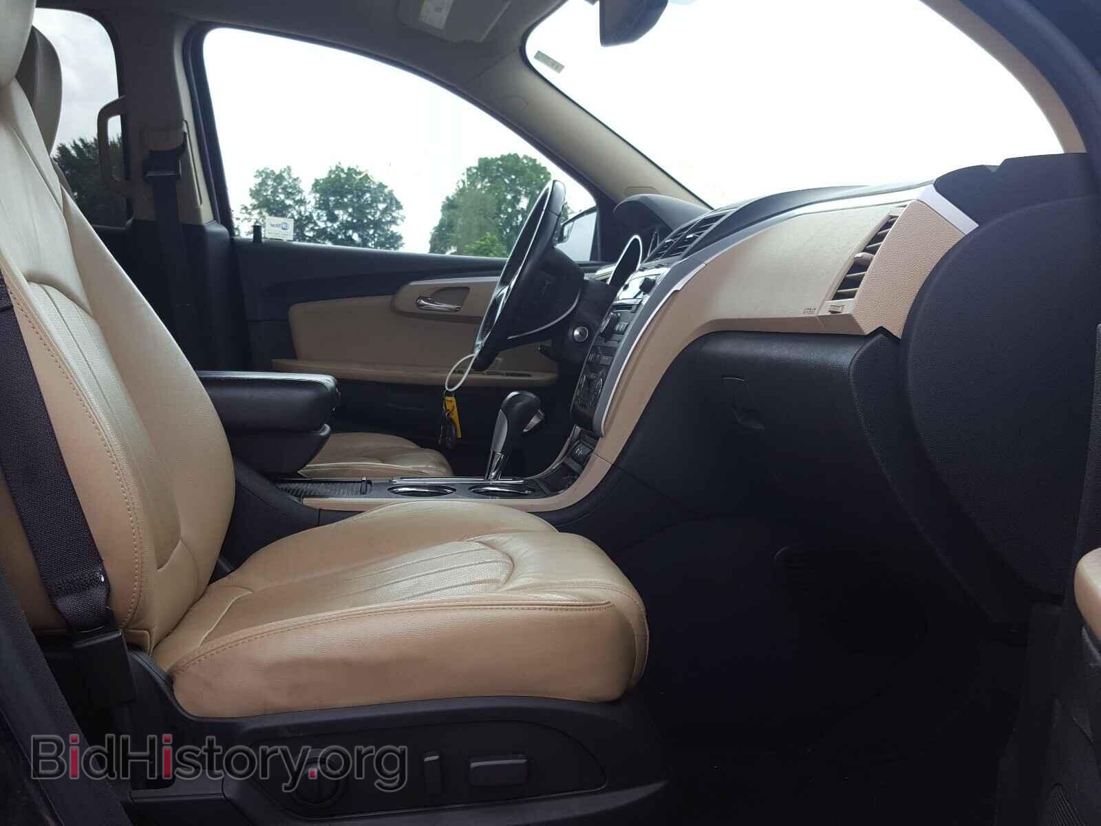 2011 CHEVROLET TRAVERSE - VIN: 1GNKVLED7BJ312702 - Фото 5