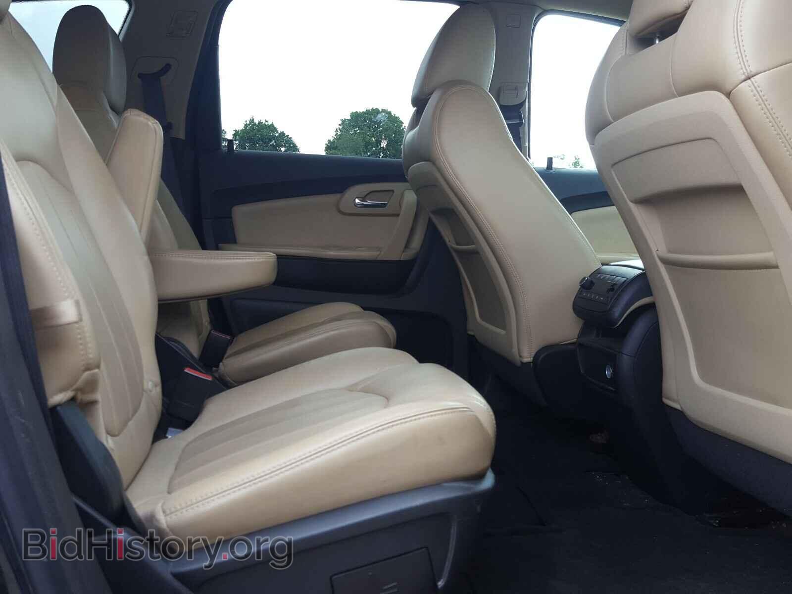 2011 CHEVROLET TRAVERSE - VIN: 1GNKVLED7BJ312702 - Фото 6