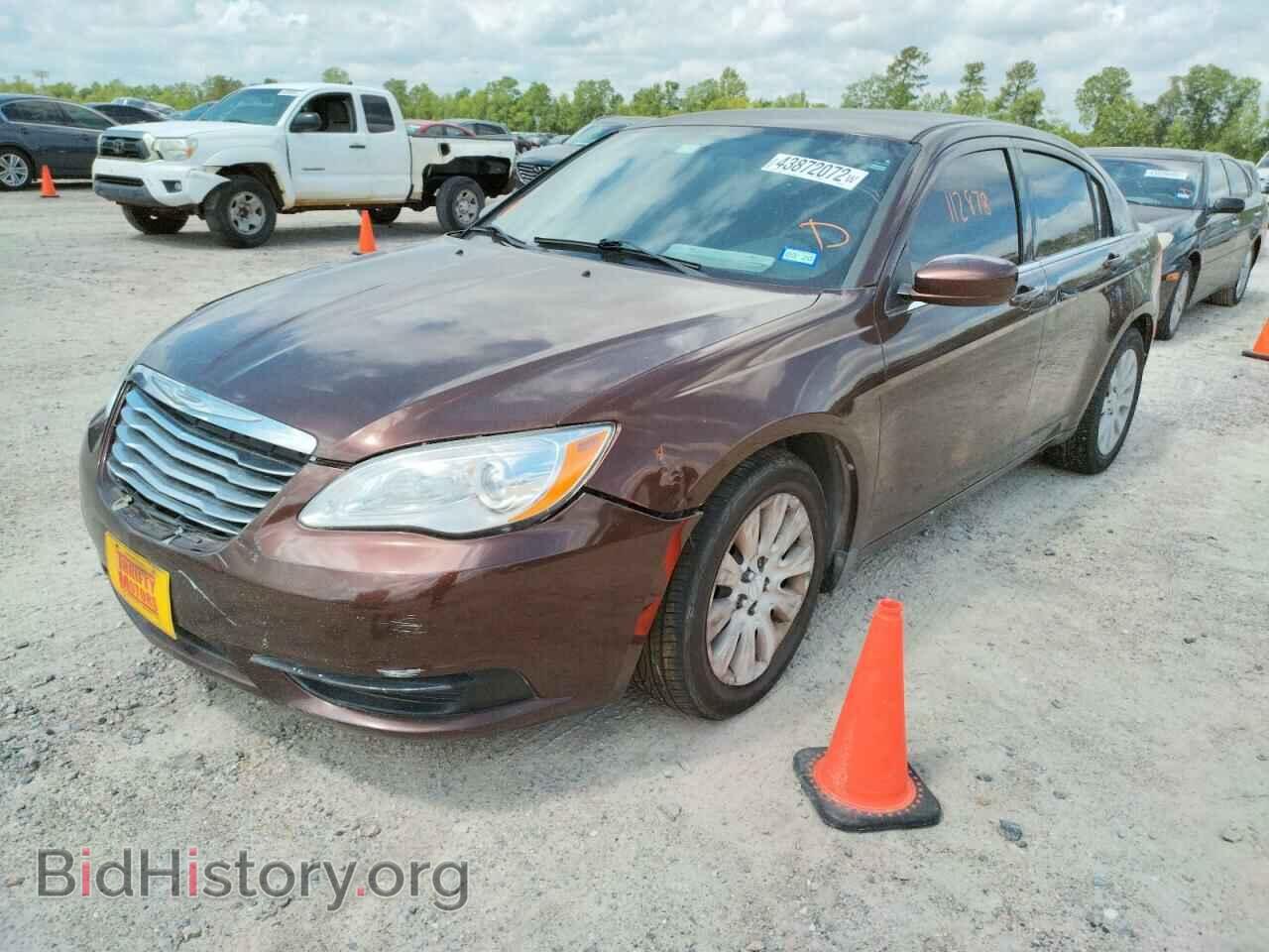 2013 CHRYSLER 200 - VIN: 1C3CCBAB8DN686012 - Фото 2