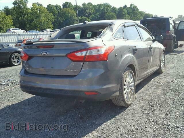 2012 Ford FOCUS (VIN 1FAHP3J28CL247243) — фото 4 из 10