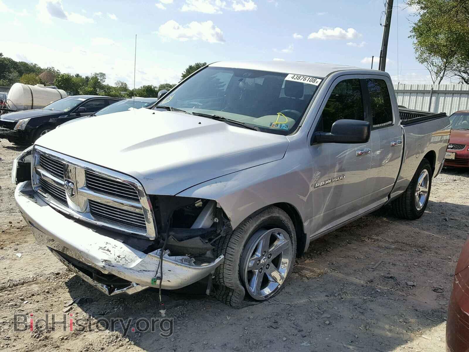 2011 DODGE RAM 1500 - VIN: 1D7RV1GPXBS626976 - Фото 2