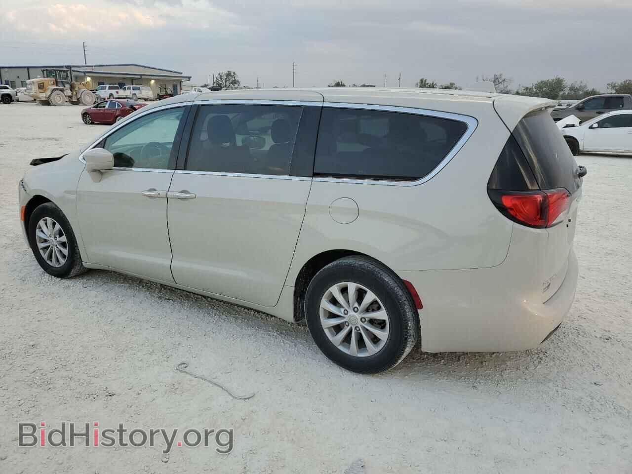 2019 CHRYSLER PACIFICA - VIN: 2C4RC1FG3KR653200 - Photo 2