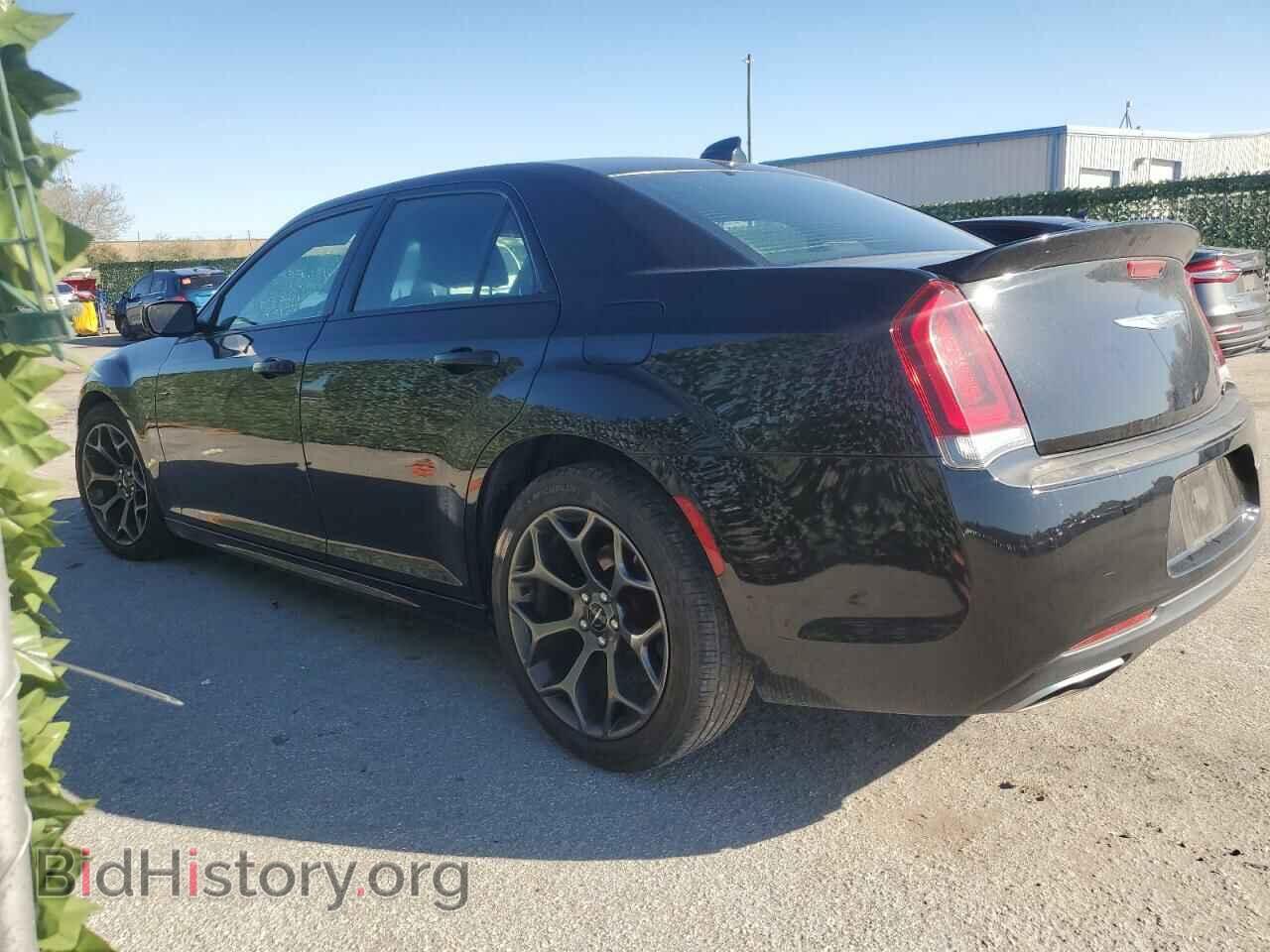 2018 CHRYSLER 300 - VIN: 2C3CCABG6JH195558 - Фото 2