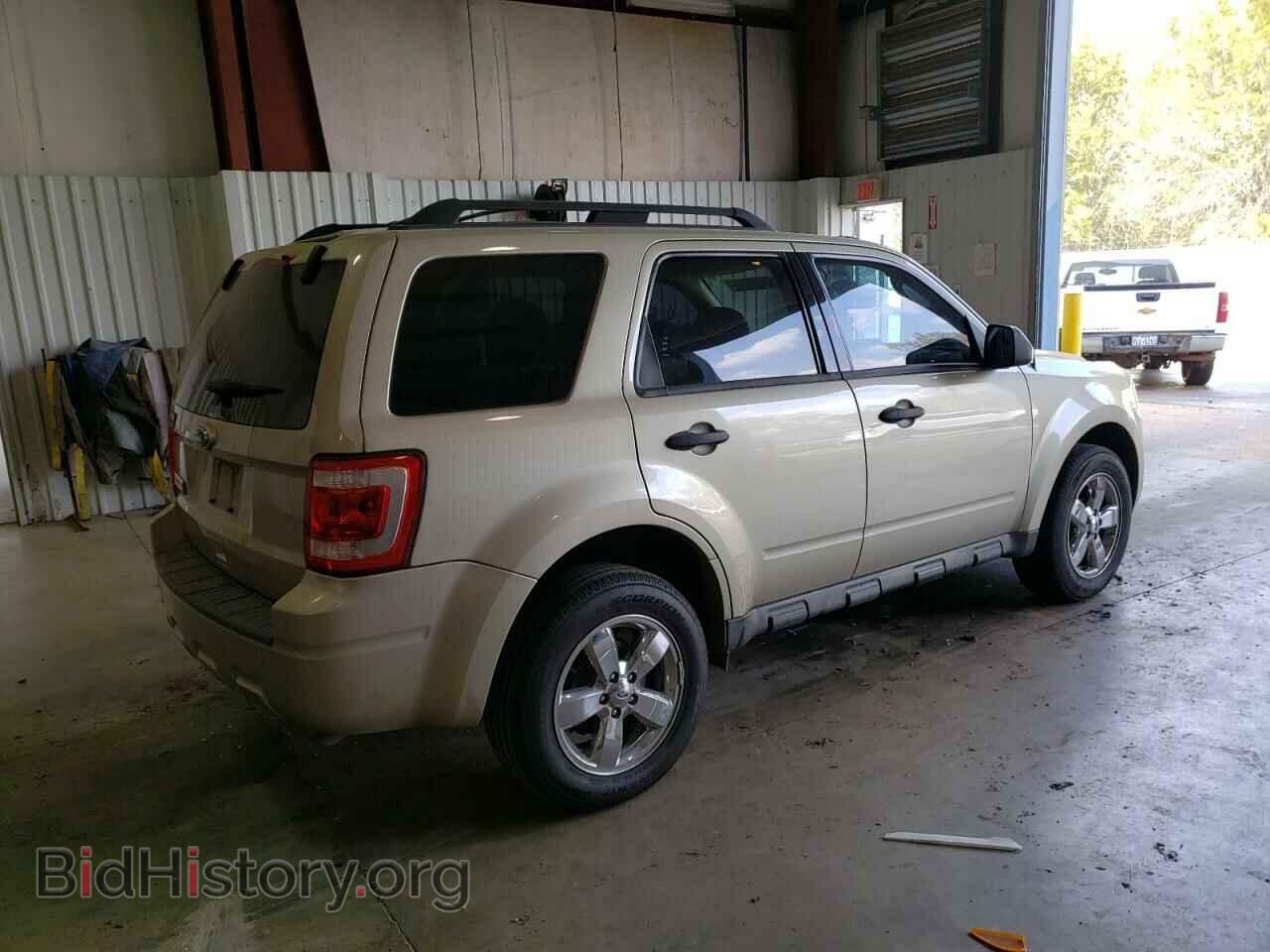 2010 FORD ESCAPE - VIN: 1FMCU0D79AKB20132 - Фото 3
