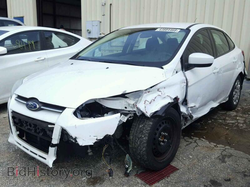 2012 Ford FOCUS (VIN 1FAHP3F22CL275161) — photo 2 of 10