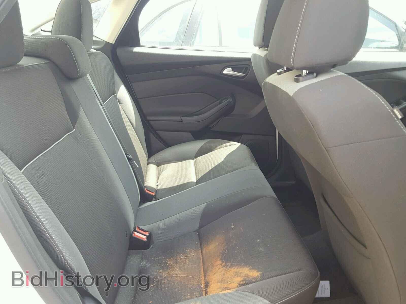 2012 Ford FOCUS (VIN 1FAHP3F22CL275161) — photo 6 of 10