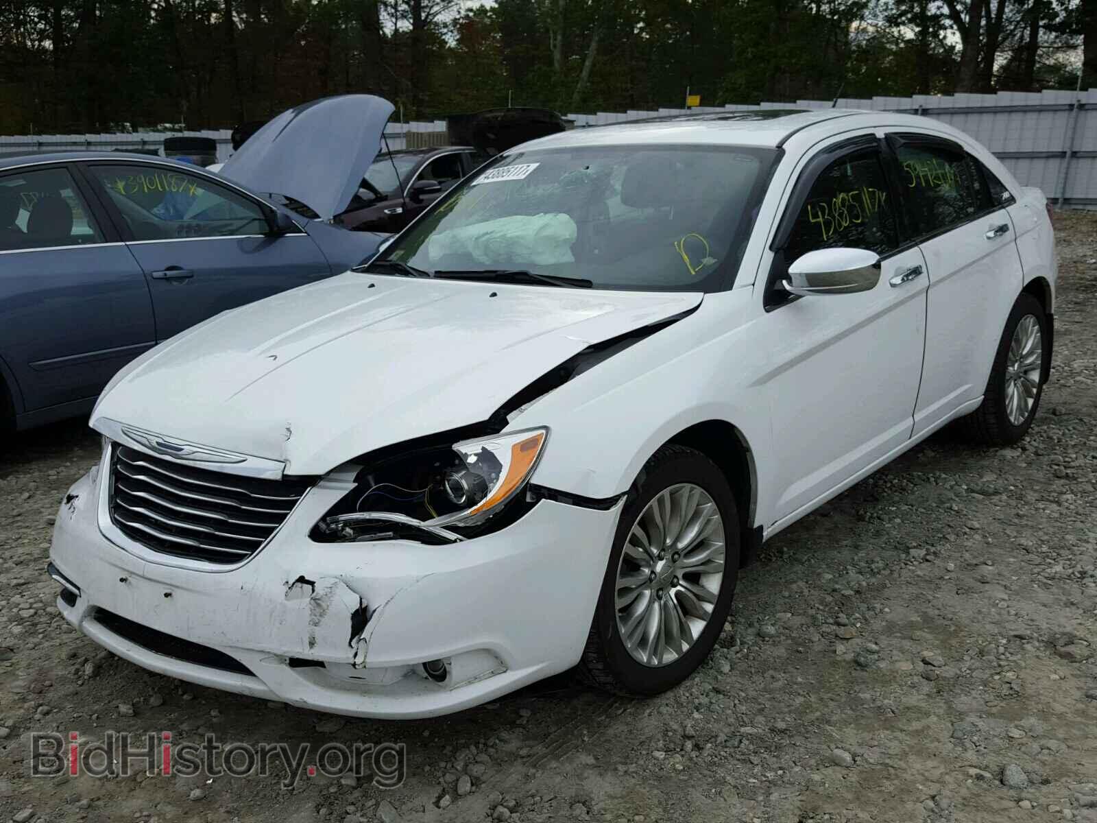 2013 CHRYSLER 200 - VIN: 1C3CCBCG1DN706593 - Фото 2