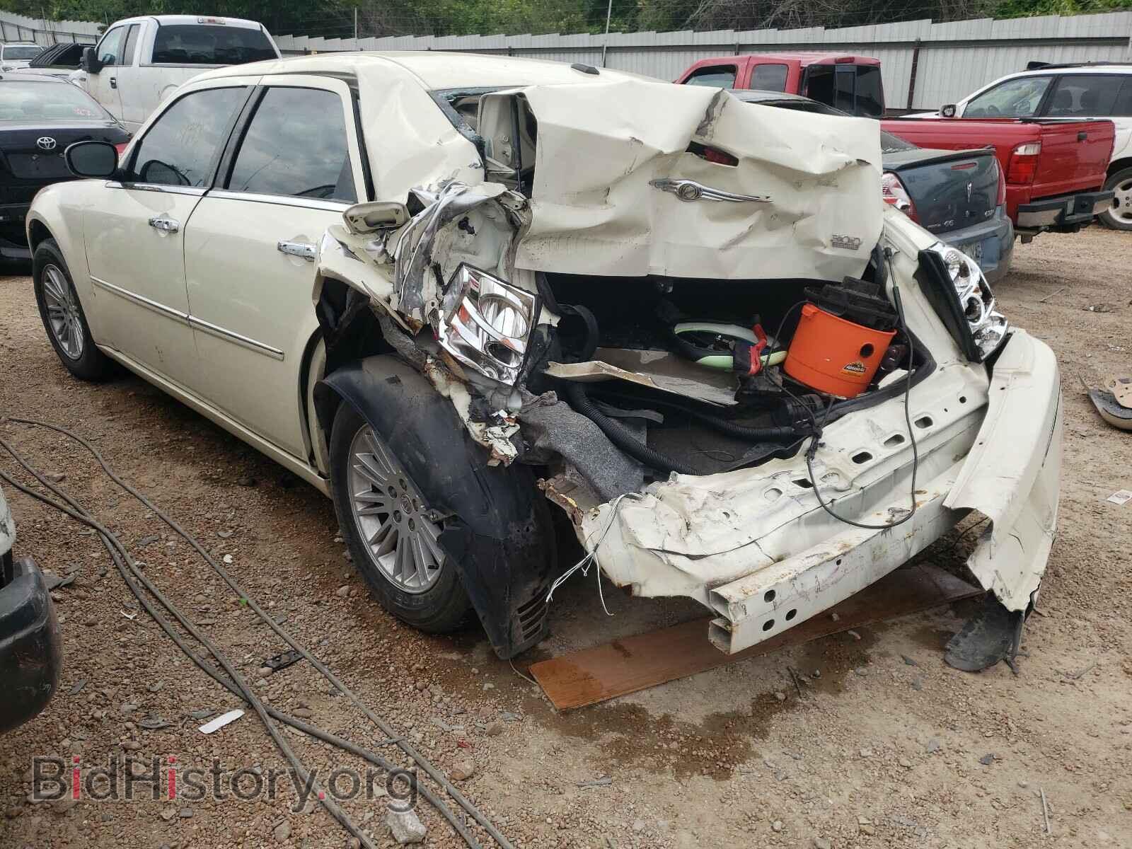 2010 CHRYSLER 300 - VIN: 2C3CA5CV9AH325908 - Фото 3