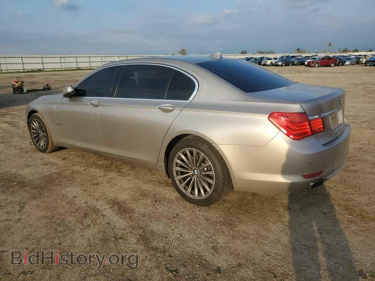 2011 BMW 7 SERIES - VIN: WBAKB4C57BC392815 - Фото 2