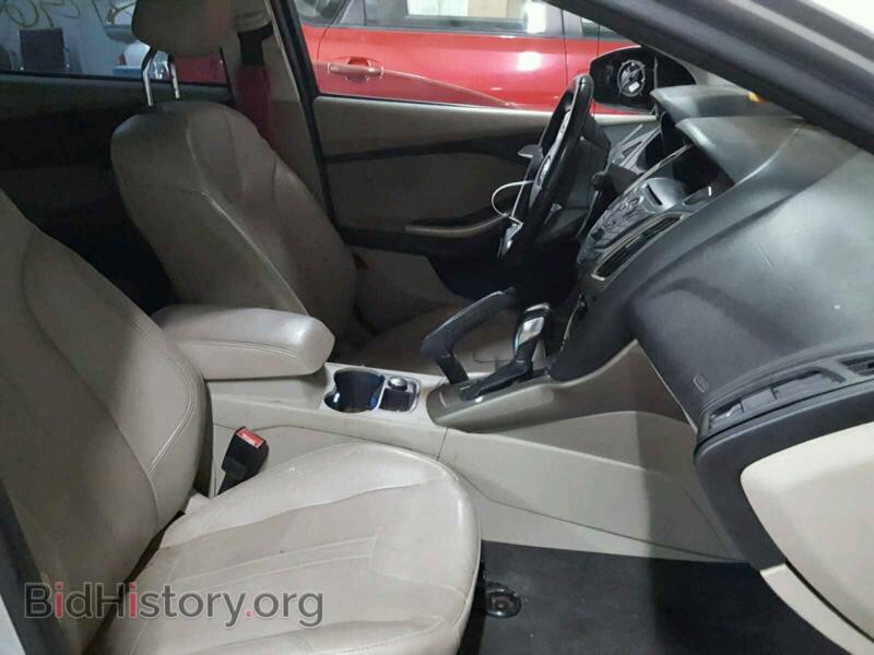 2012 Ford FOCUS (VIN 1FAHP3M23CL386692) — photo 5 of 10