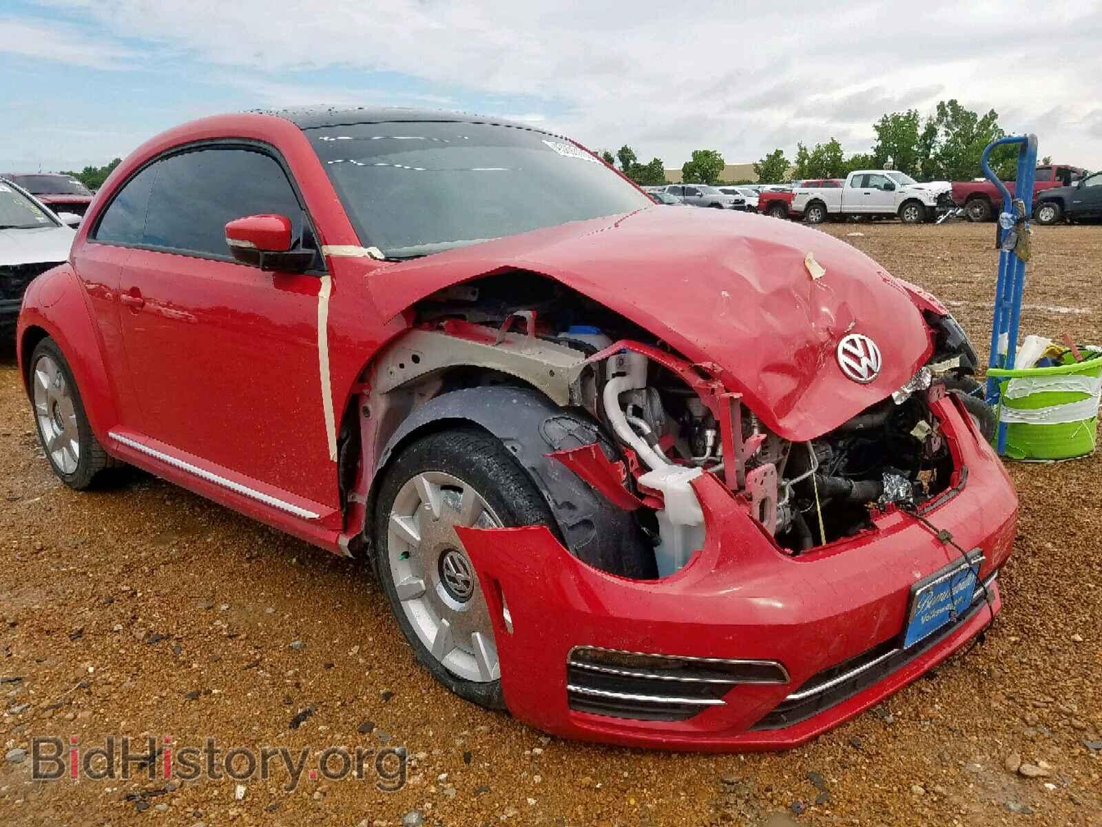 Photo 3VWJ17AT4HM611447 - VOLKSWAGEN BEETLE 2017