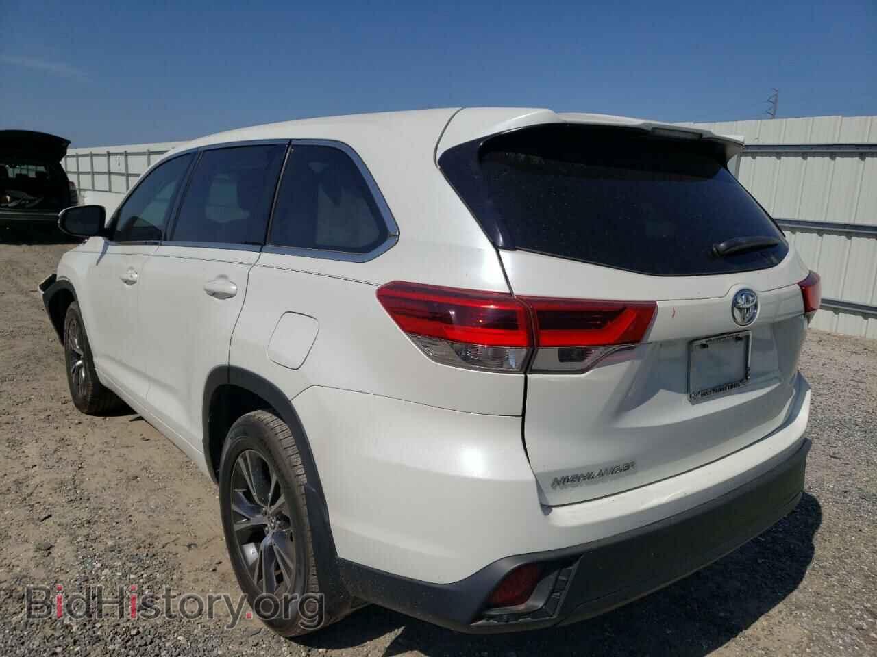 2017 TOYOTA HIGHLANDER - VIN: 5TDZARFH2HS024590 - Фото 3