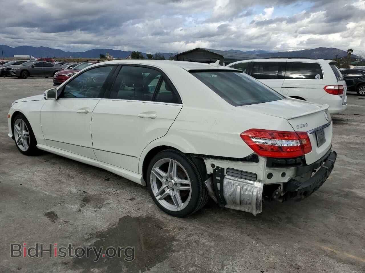 2012 MERCEDES-BENZ E-CLASS - VIN: WDDHF5KB8CA523090 - Фото 2