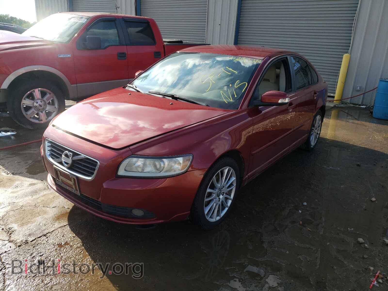 2011 VOLVO S40 - VIN: YV1672MS9B2537142 - Фото 2