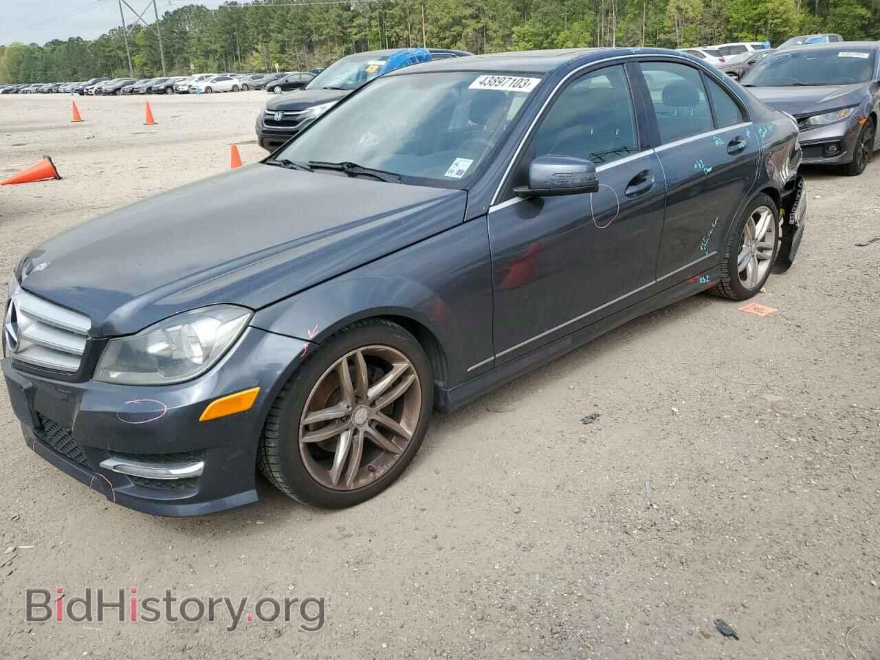 Photo WDDGF4HB3DA785565 - MERCEDES-BENZ C-CLASS 2013