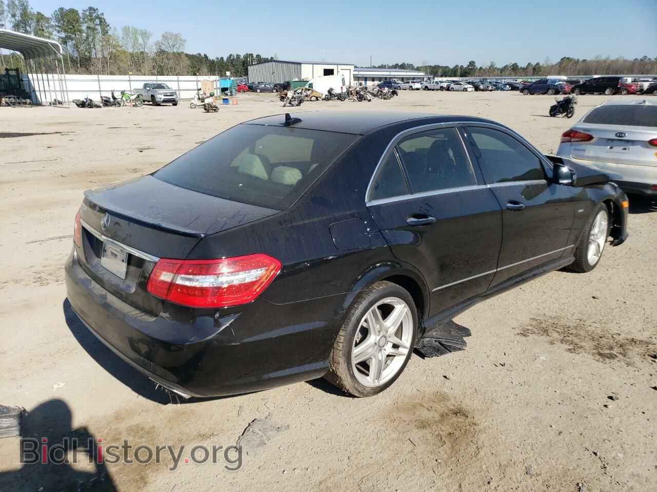 2012 MERCEDES-BENZ E-CLASS - VIN: WDDHF5KB2CA642737 - Фото 3