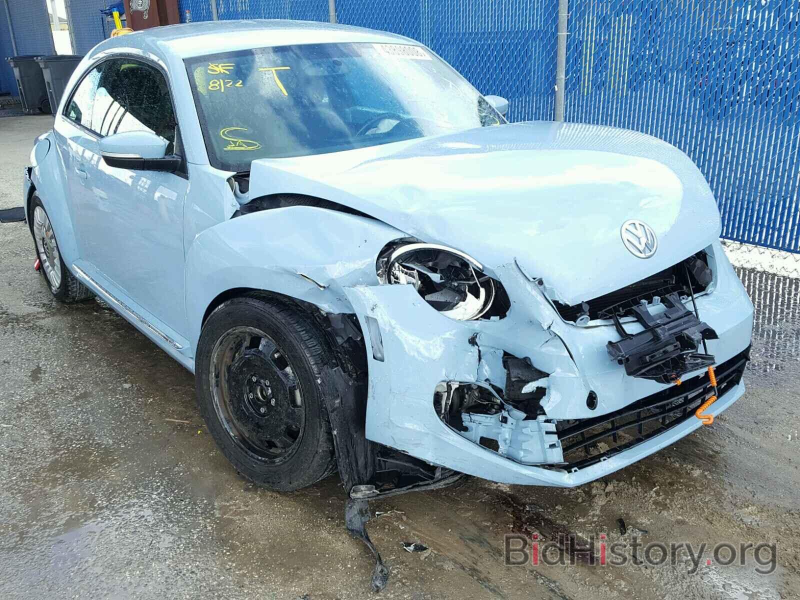 Photo 3VWJX7AT9DM667621 - VOLKSWAGEN BEETLE 2013