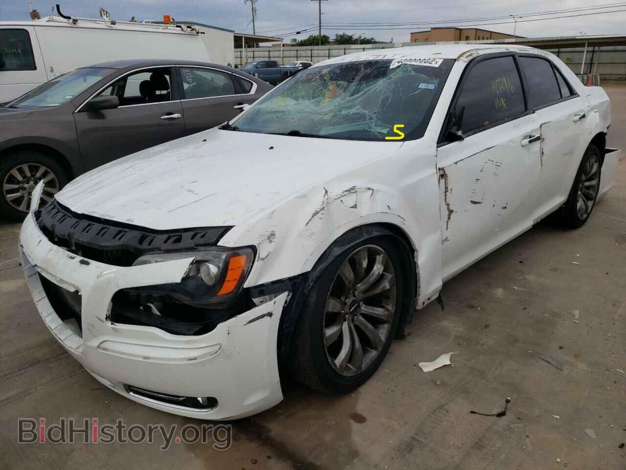 2014 CHRYSLER 300 - VIN: 2C3CCABG3EH232636 - Фото 2