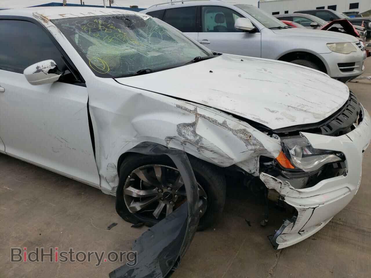 2014 CHRYSLER 300 - VIN: 2C3CCABG3EH232636 - Фото 9