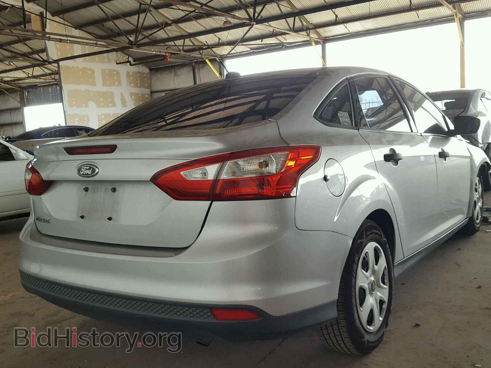 2012 Ford FOCUS (VIN 1FAHP3E21CL251192) — photo 4 of 10