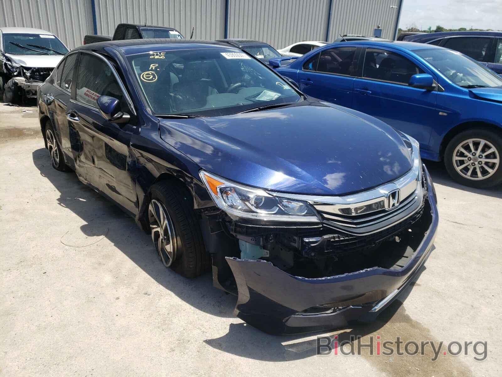 Photo 1HGCR2F36HA138228 - HONDA ACCORD 2017