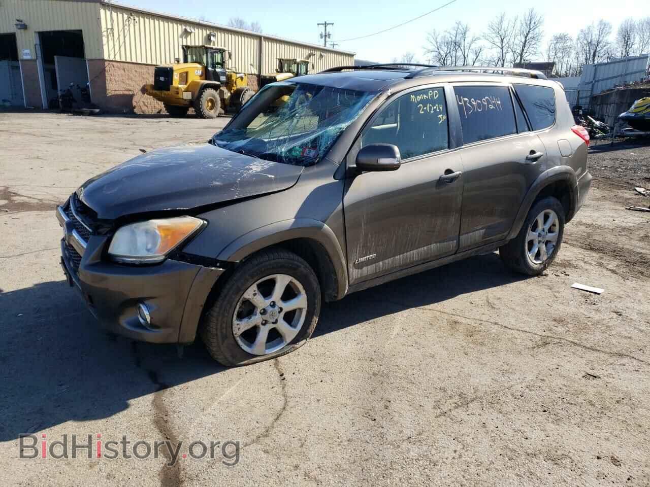 Photo JTMDF4DV3CD044777 - TOYOTA RAV4 2012
