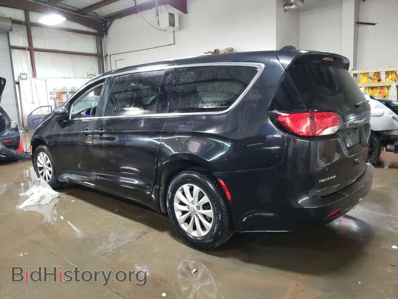 2017 CHRYSLER PACIFICA - VIN: 2C4RC1DGXHR676405 - Photo 2