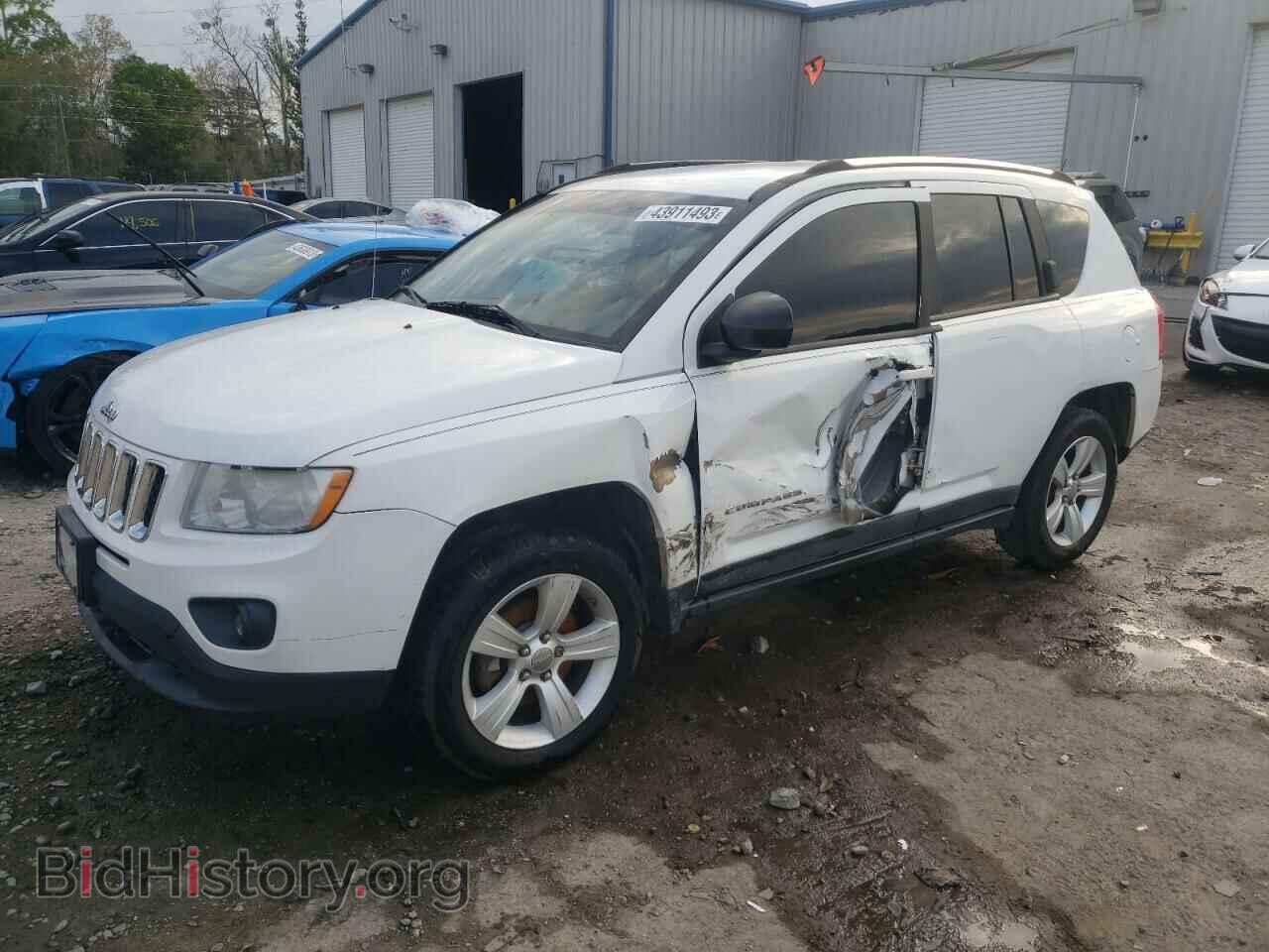Photo 1J4NT1FA8BD240969 - JEEP COMPASS 2011