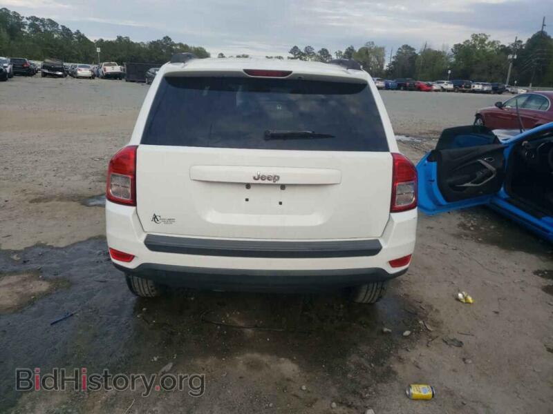 2011 Jeep COMPASS (VIN 1J4NT1FA8BD240969) — photo 6 of 12