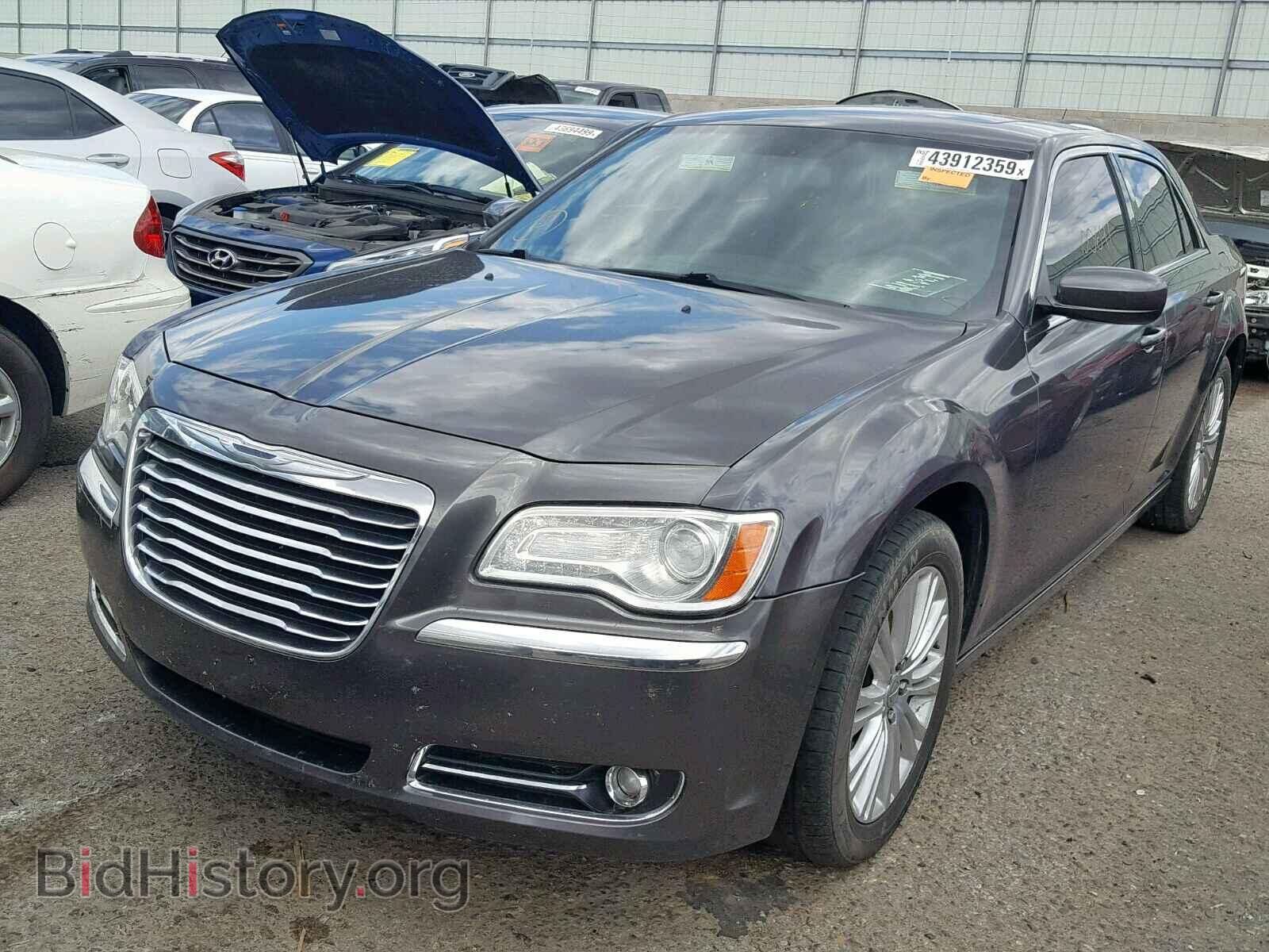 2013 CHRYSLER 300 - VIN: 2C3CCARG5DH669252 - Фото 2