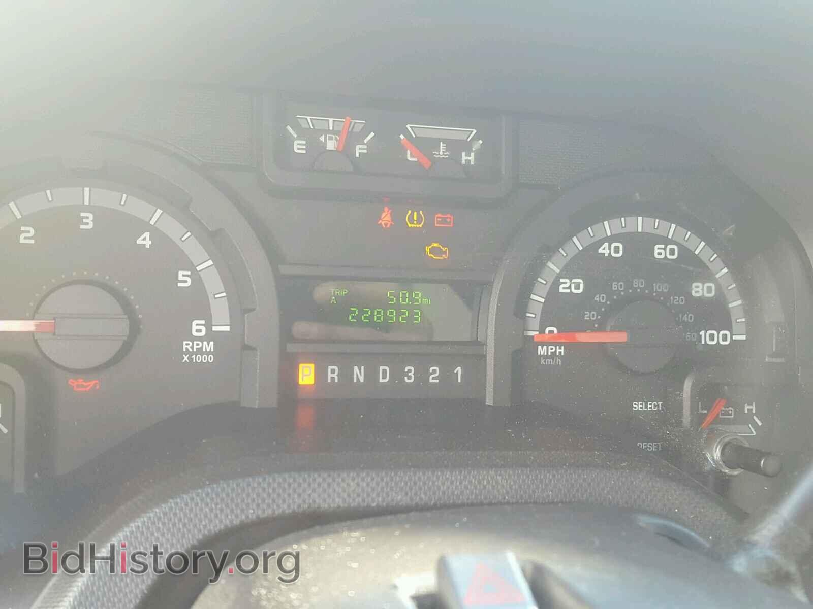 2011 FORD ECONOLINE - VIN: 1FDSE3FL2BDA37068 - Photo 8