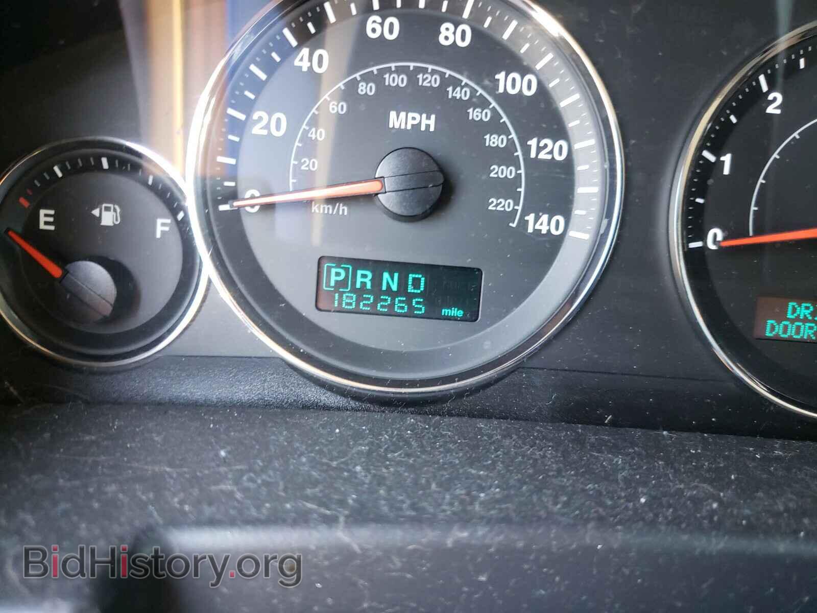 2007 JEEP COMMANDER - VIN: 1J8HG48K67C511628 - Фото 8