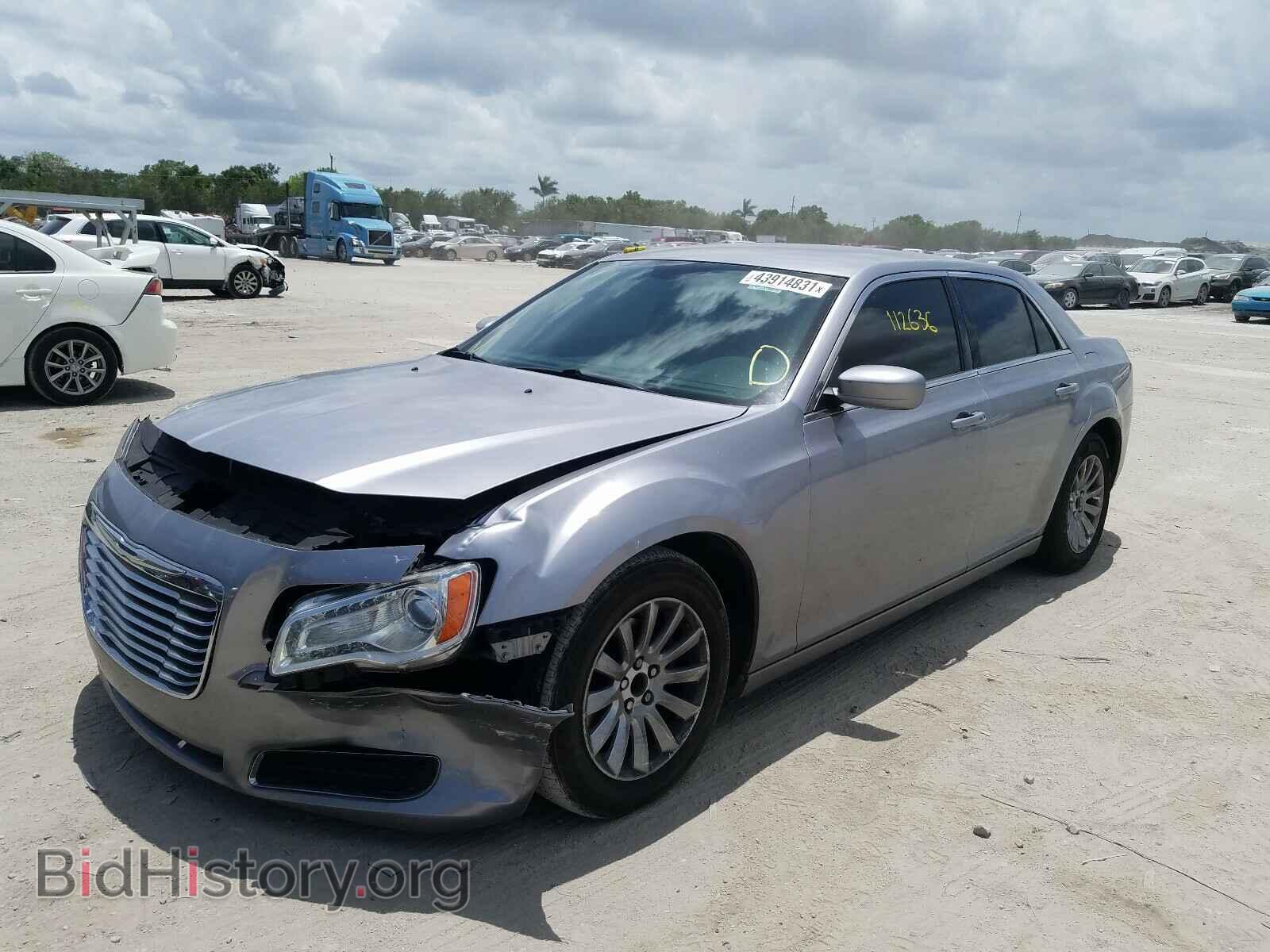 2014 CHRYSLER 300 - VIN: 2C3CCAAG2EH132528 - Фото 2