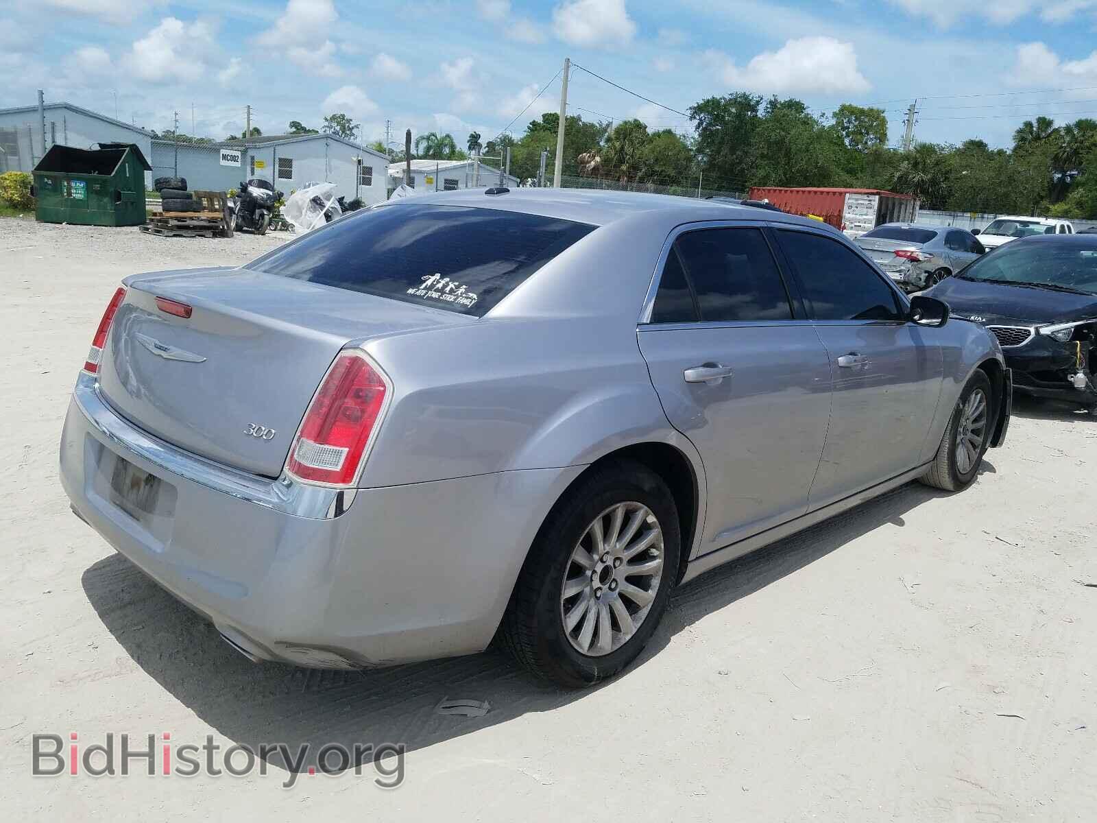 2014 CHRYSLER 300 - VIN: 2C3CCAAG2EH132528 - Фото 4