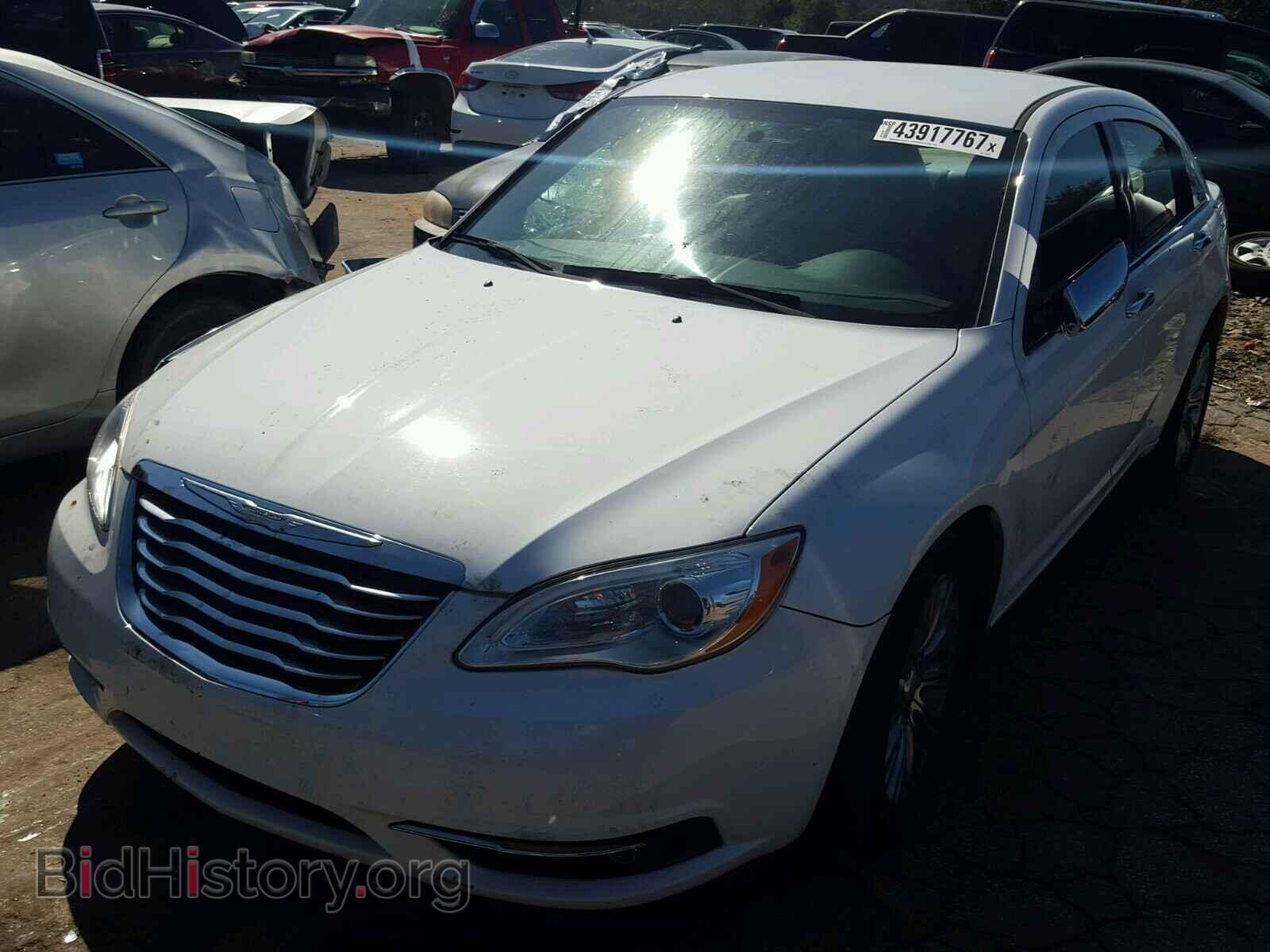 2011 CHRYSLER 200 - VIN: 1C3BC2FB2BN570578 - Фото 2
