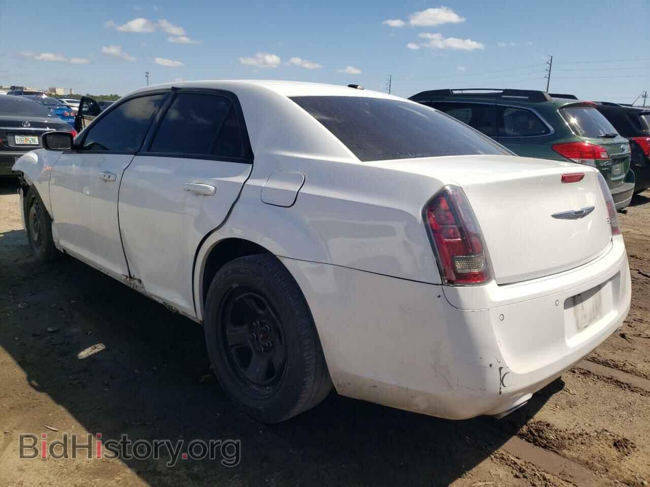 2014 CHRYSLER 300 - VIN: 2C3CCABT6EH228755 - Фото 2