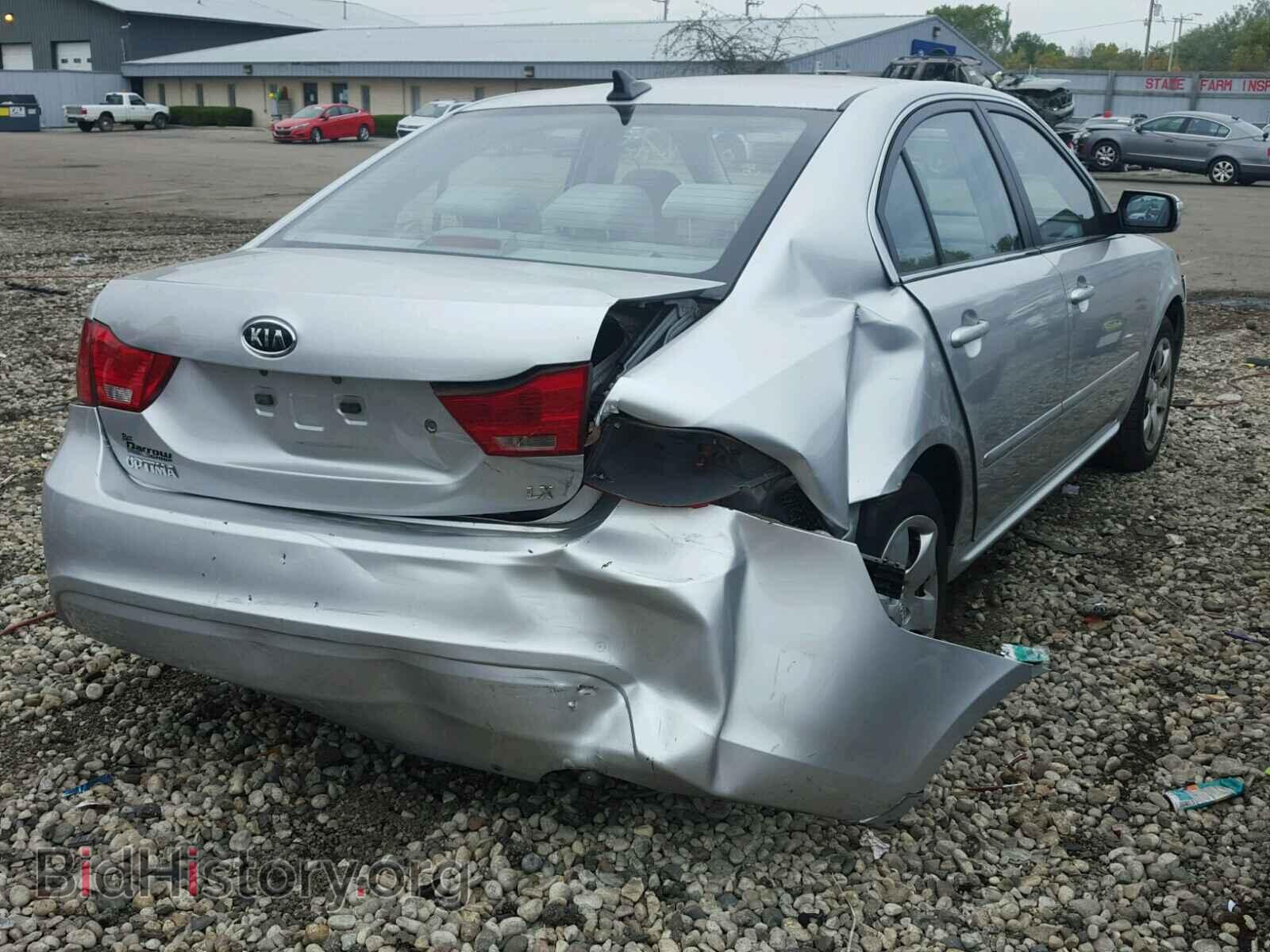 2009 KIA OPTIMA - VIN: KNAGE228195335098 - Фото 4