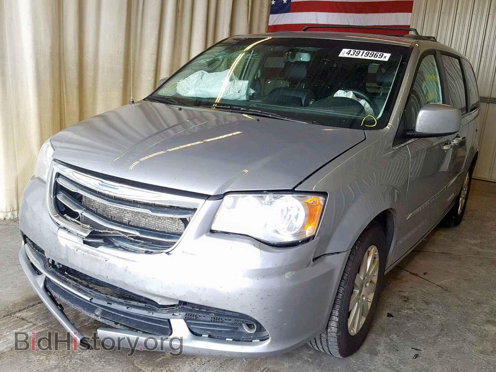 2015 CHRYSLER TOWN & COU - VIN: 2C4RC1BG4FR698092 - Фото 2