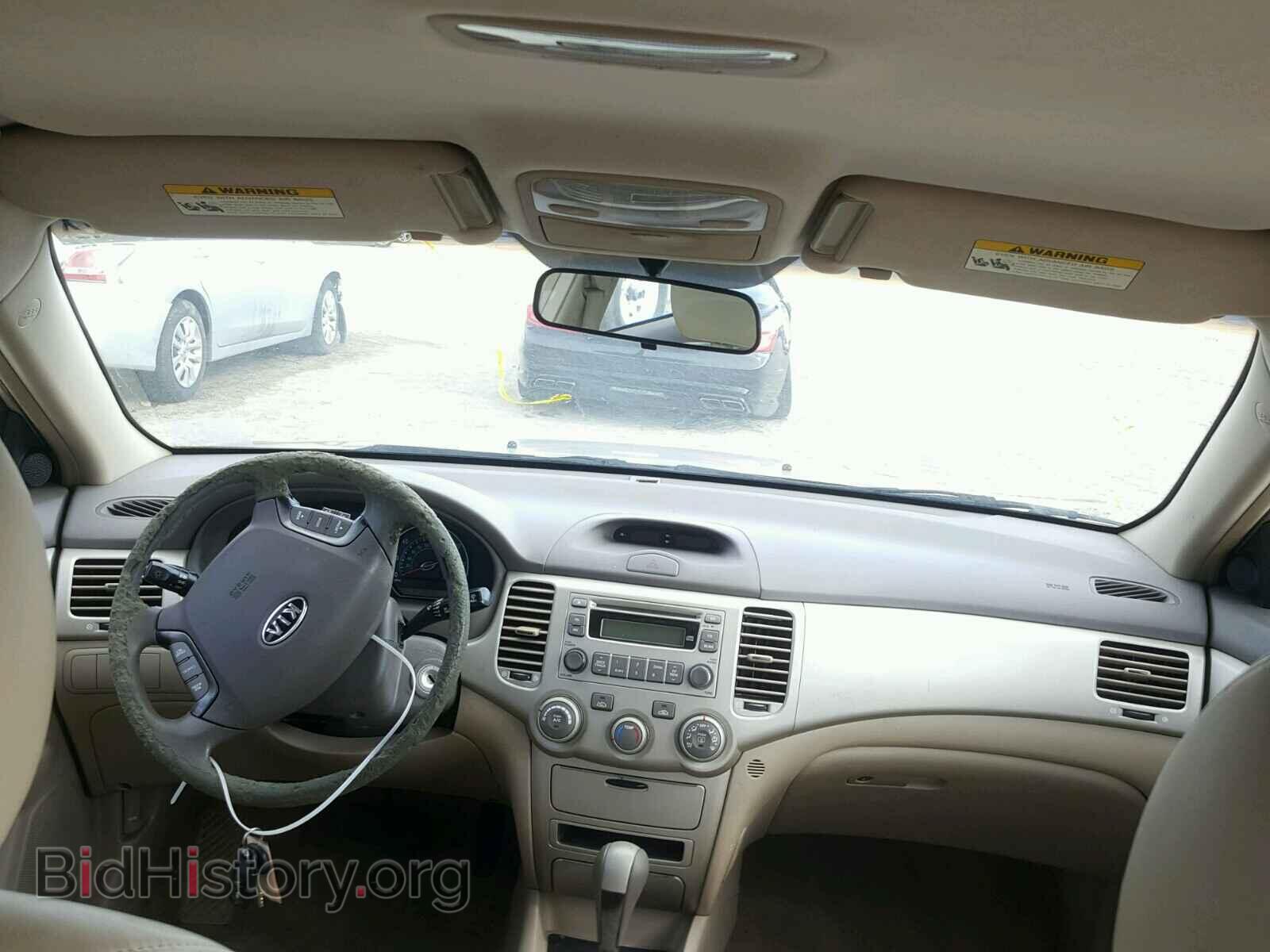 2006 KIA OPTIMA - VIN: KNAGE123965020897 - Фото 9