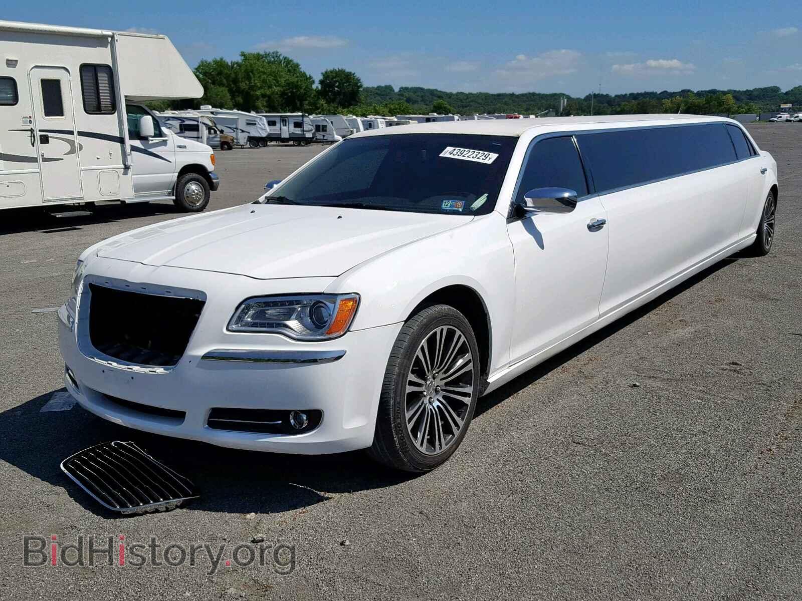 2011 CHRYSLER 300 - VIN: 2C3CA5CG1BH554604 - Фото 2