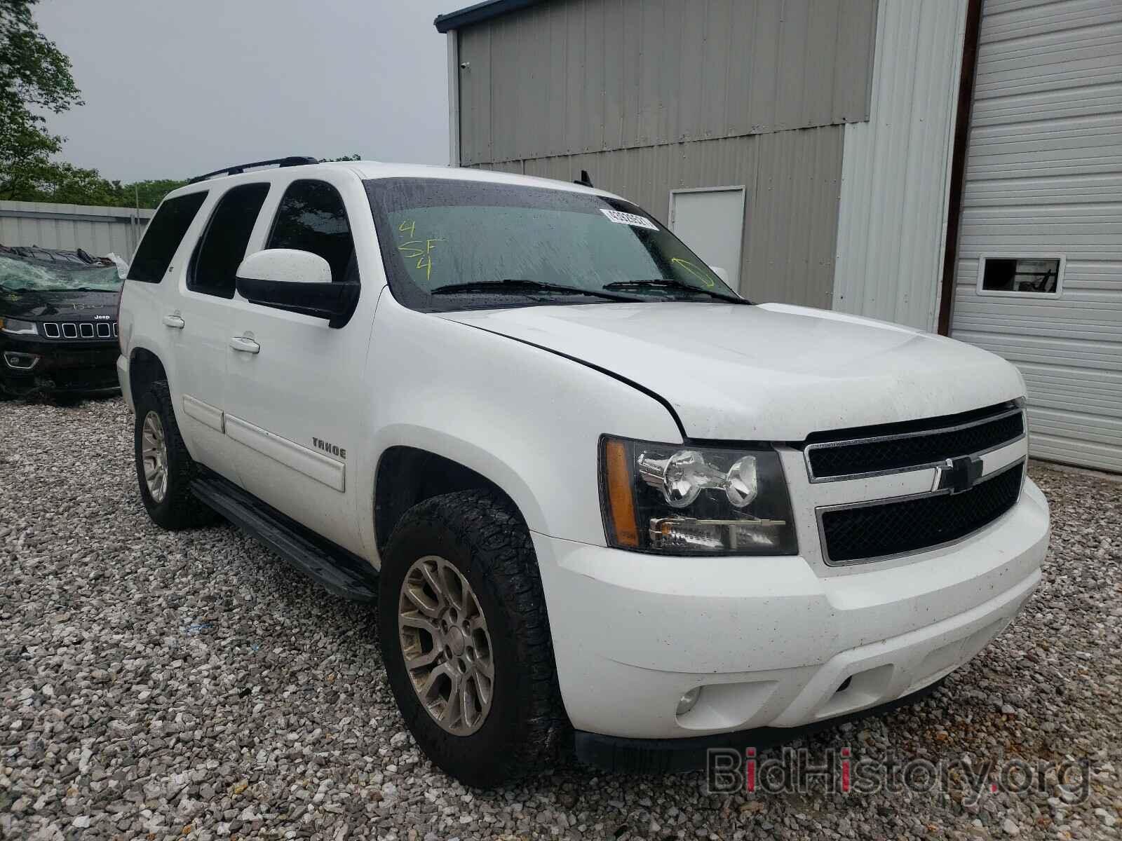 Photo 1GNSKBE08BR215106 - CHEVROLET TAHOE 2011