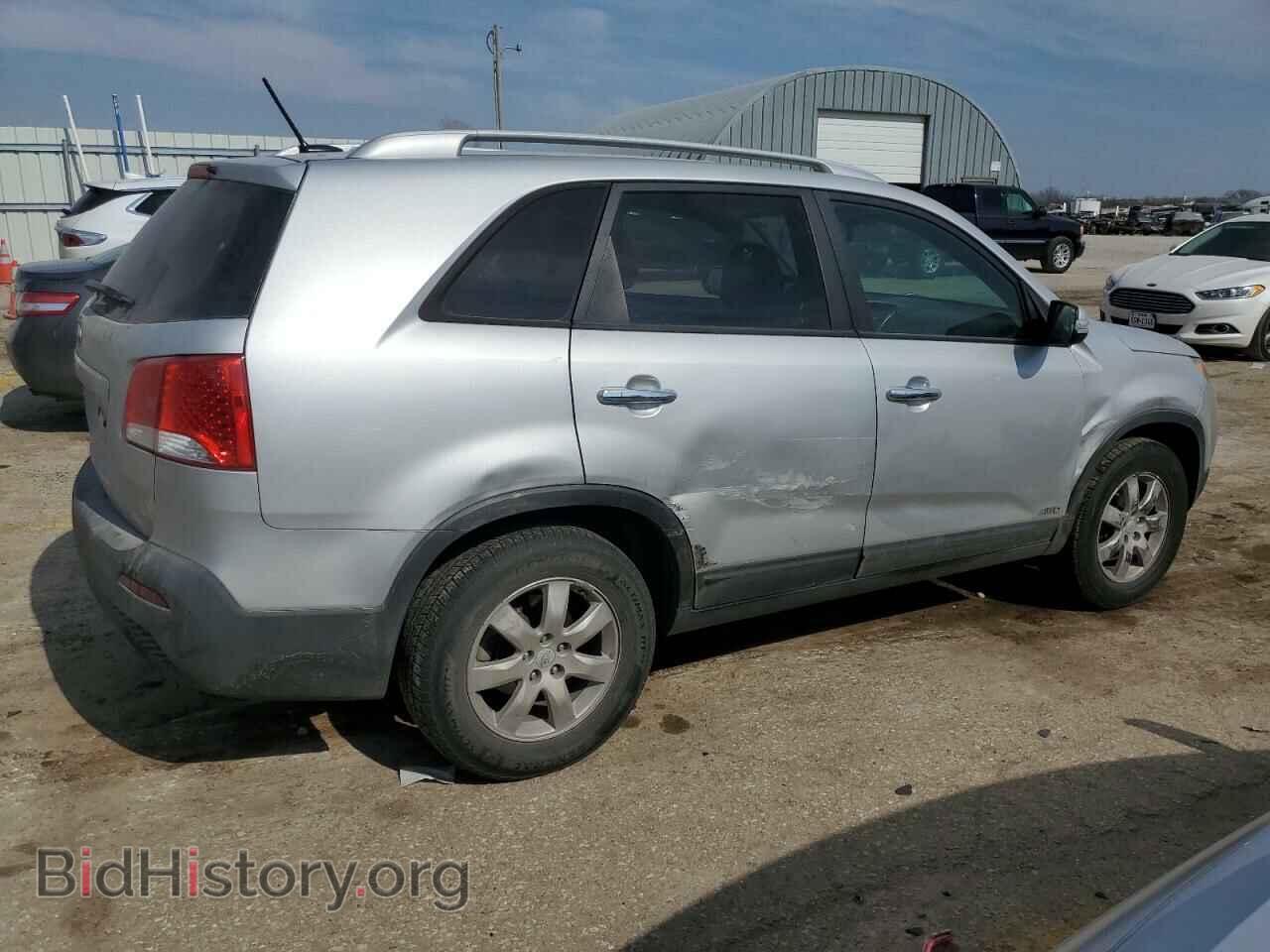 2011 KIA SORENTO - VIN: 5XYKTCA12BG026217 - Фото 3