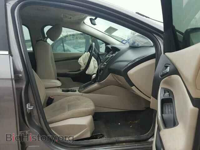 2012 Ford FOCUS (VIN 1FAHP3H26CL197836) — photo 5 of 10