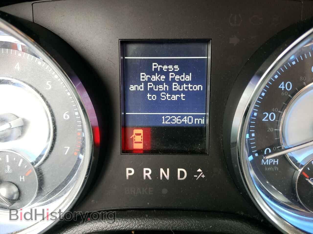 2011 CHRYSLER 300 - VIN: 2C3CA5CG2BH598580 - Фото 8