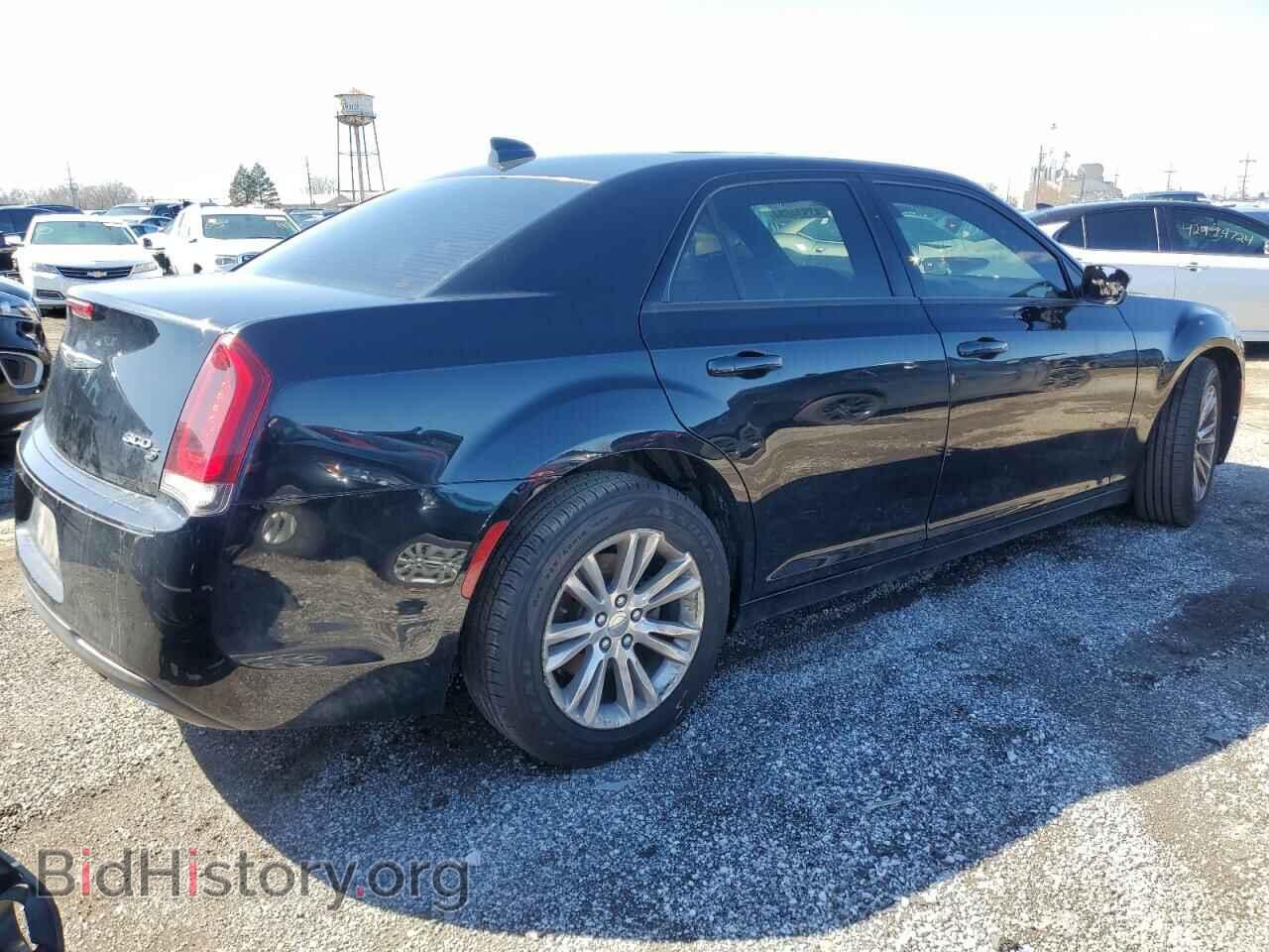 2017 CHRYSLER 300 - VIN: 2C3CCAGGXHH648437 - Фото 3