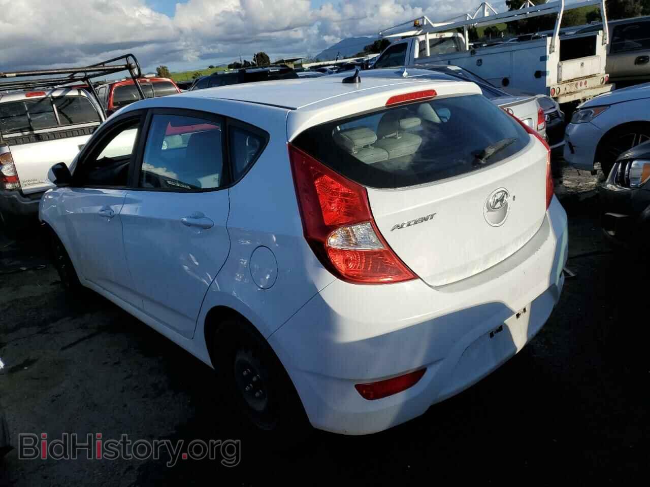 2017 HYUNDAI ACCENT - VIN: KMHCT5AE6HU337848 - Фото 2