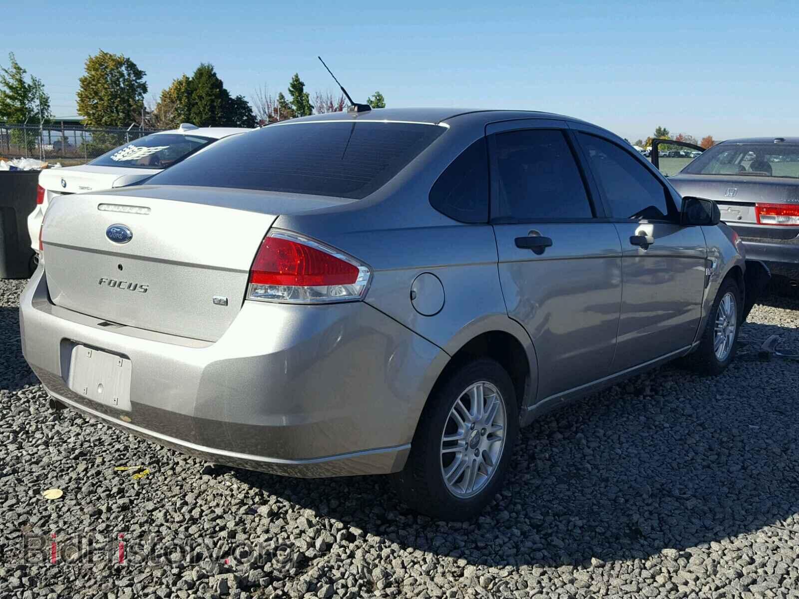 2008 FORD FOCUS - VIN: 1FAHP35N68W151105 - Photo 4