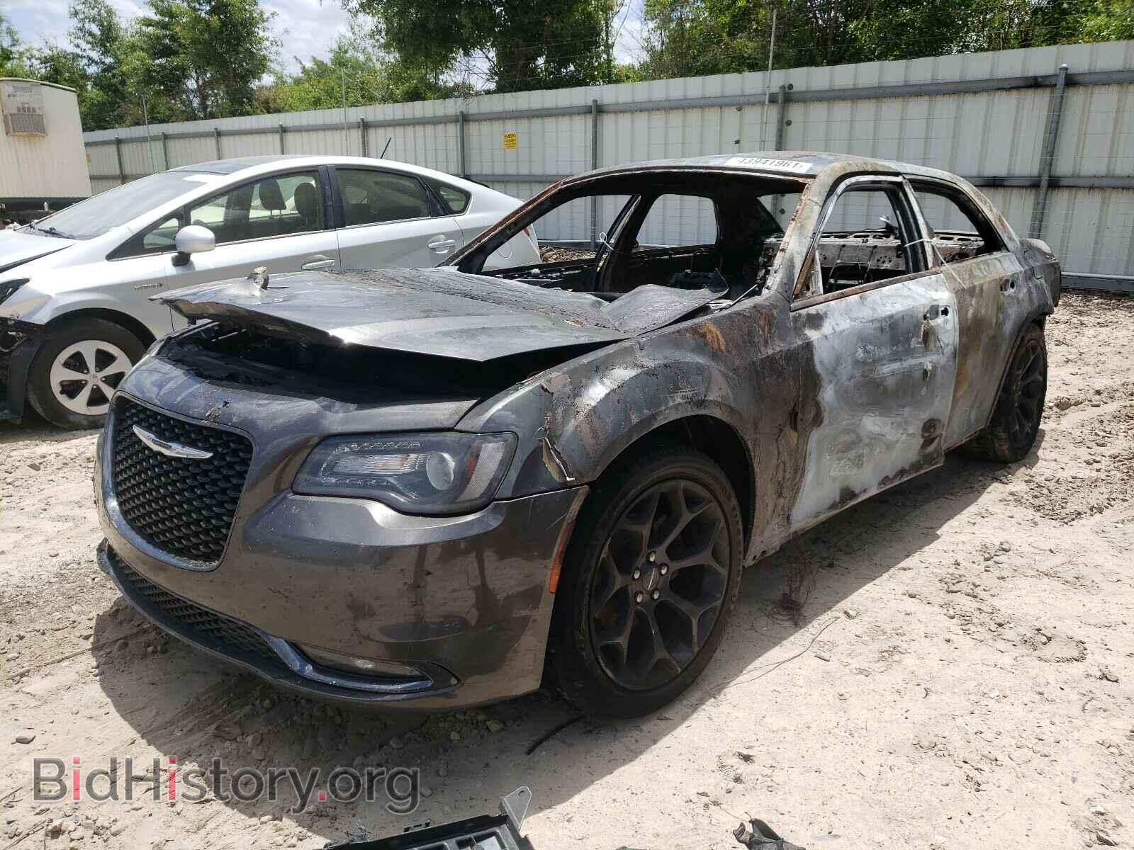 2019 CHRYSLER 300 - VIN: 2C3CCABG5KH537910 - Фото 2