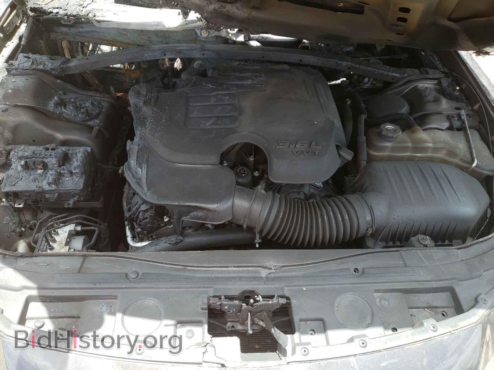 2019 CHRYSLER 300 - VIN: 2C3CCABG5KH537910 - Фото 7